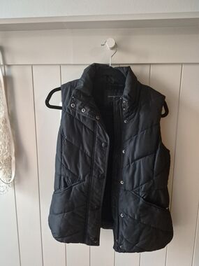Banana Republic Black Quilted Puffer Vest - Women
